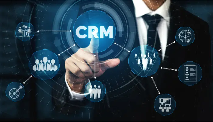 Customer service with CRM software 2